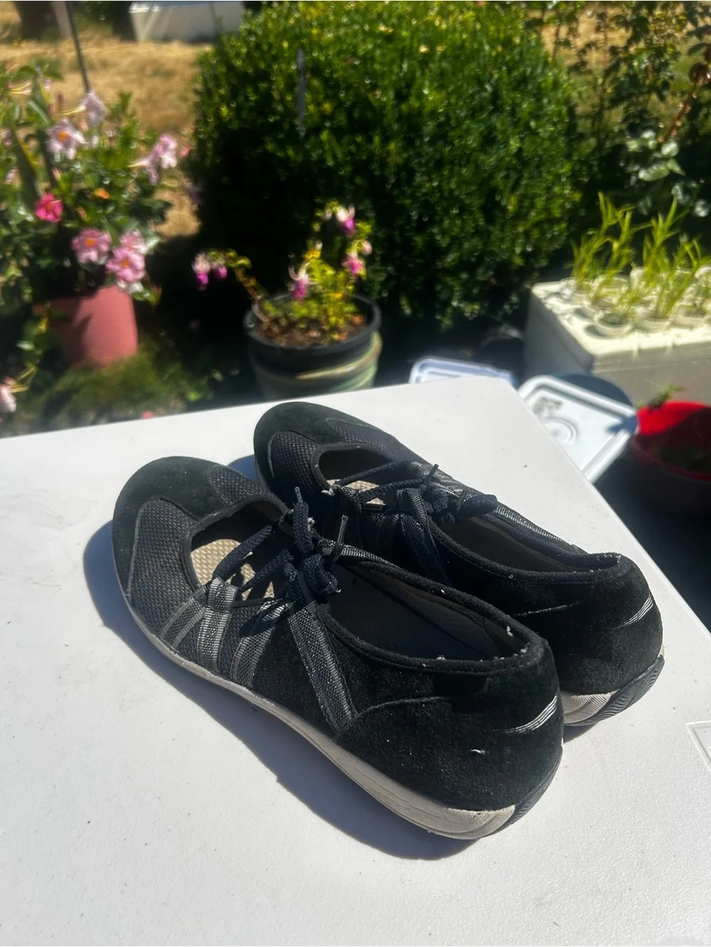 Dansko Honey Women’s Black Gray Mary Jane Sneakers Size 39/8.5US